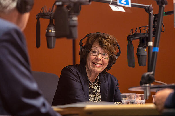 Marianne Koch während ihrer letzten Sendung im BR-Hörfunk. Marianne Koch während ihrer letzten Sendung im BR-Hörfunk.