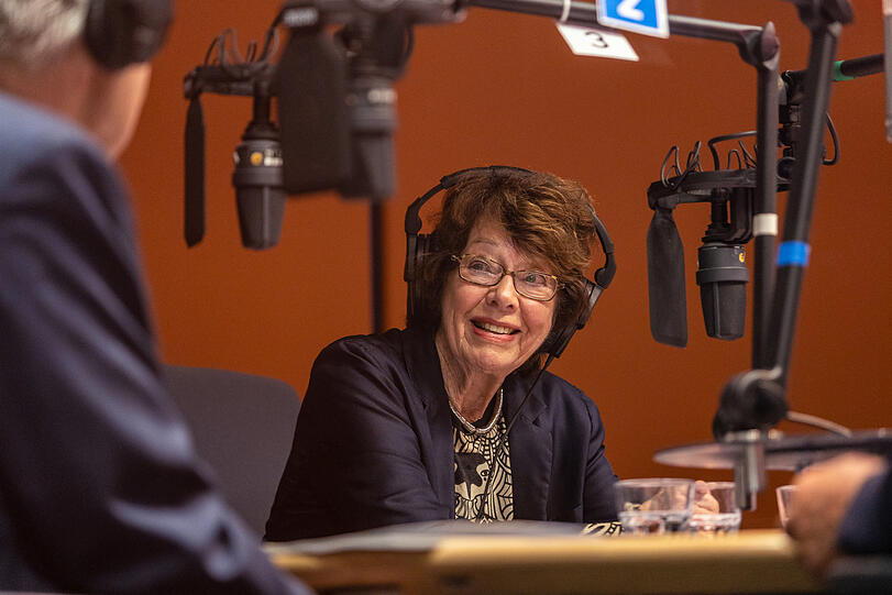 Marianne Koch während ihrer letzten Sendung im BR-Hörfunk. Marianne Koch während ihrer letzten Sendung im BR-Hörfunk.