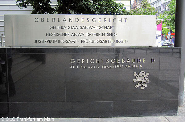 Der Vorname Jesus war in Deutschland lange nicht zugelassen. 1996 entschied das Oberlandesgericht Bremen, dass der nach südafrikanischem Recht erworbene Vorname "Frieden mit Gott allein durch Jesus Christus" in das Familienbuch einzutragen sei. 1998 sprach das Oberlandesgericht Frankfurt eine generelle Erlaubnis für den Vornamen Jesus aus.