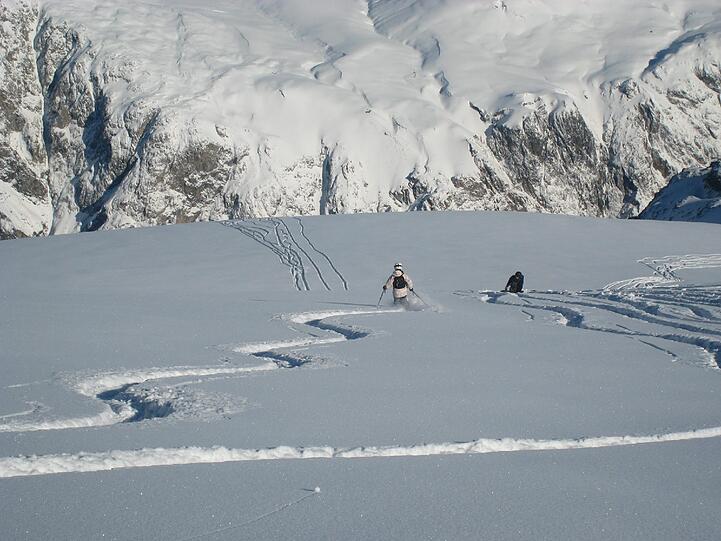 Als wildeste Piste der Alpen gilt "La Grave" zsischen dem Girose-Gletscher und dem Bergsteigerdorf La Grave bei Les Deux Alpes.