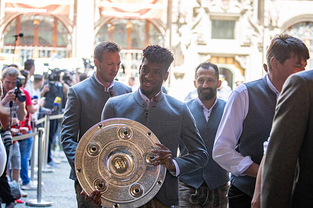 Kingsley Coman hat mit dem FC Bayern schon sieben Mal die Meisterschaft gewonnen. Kingsley Coman hat mit dem FC Bayern schon sieben Mal die Meisterschaft gewonnen.