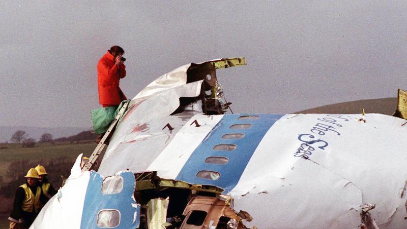 Ermittler untersuchen im Dezember 1988 die Trümmer der über Schottland abgestürzten Pan American-Maschine. Ermittler untersuchen im Dezember 1988 die Trümmer der über Schottland abgestürzten Pan American-Maschine.