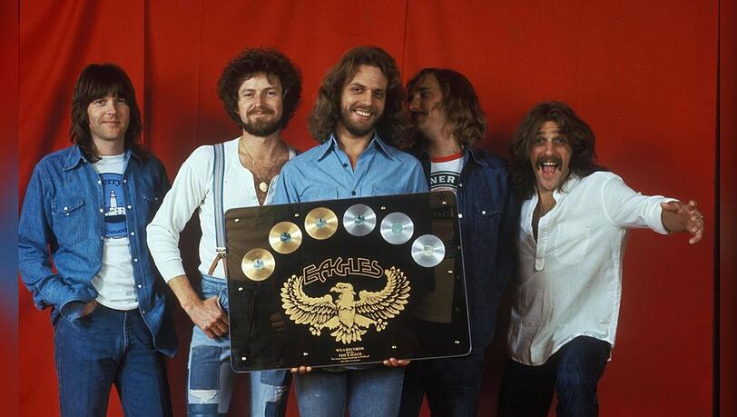 Die Eagles in den 1970er Jahren, von links nach rechts: Bernie Leadon, Glenn Frey, Don Henley, Randy Meisner und Don Felder. Die Eagles in den 1970er Jahren, von links nach rechts: Bernie Leadon, Glenn Frey, Don Henley, Randy Meisner und Don Felder.