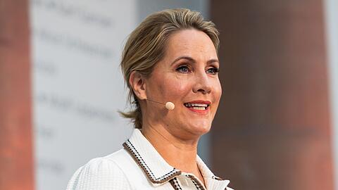 Judith Rakers gibt ihre Farm in Hamburg auf.