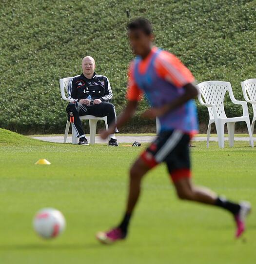 Dem Auge von Manager Matthias Sammer entgeht auch auf dem Trainingsplatz nichts.