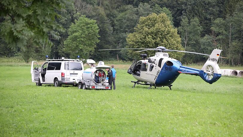 Rettungskräfte suchten am Donnerstag zunächst vergeblich nach dem vermissten Kleinflugzeug. Rettungskräfte suchten am Donnerstag zunächst vergeblich nach dem vermissten Kleinflugzeug.
