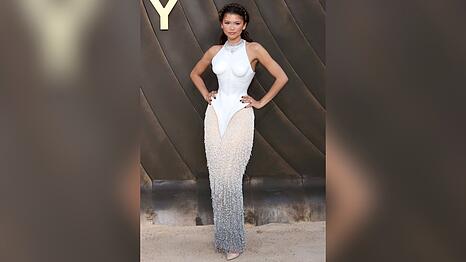Zendaya bei der Londoner "Odyssey"-Premiere in ihrem Kleid aus Paris.