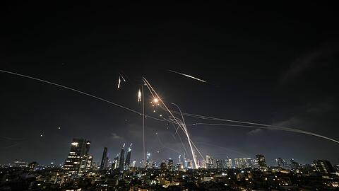 Israels Luftabwehr im Einsatz gegen iranische Raketen. (Archivbild)