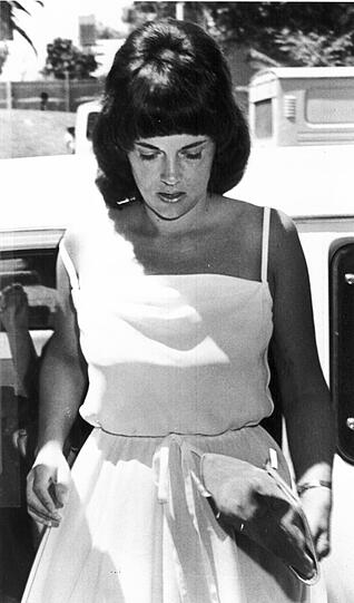 1982 wurde Lindy Chamberlain wegen Mordes verurteilt, ihr Mann Michael wegen Beihilfe.