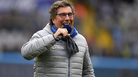 Stefan Schneider, langjähriger Kult-Stadionsprecher der Löwen, der aber immer noch die Stimme des EHC ist, wird 60 Jahre alt. In der AZ spricht er über seine Zeit mit Sechzig - und Wertschätzung.