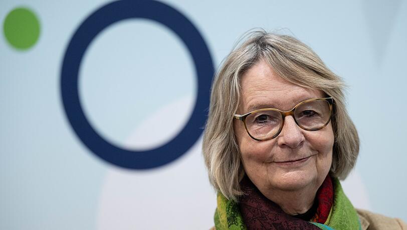 Kirsten Boie hat in ihrem Leben schon zahlreiche Bücher geschrieben - und in fast allen spielen Toleranz und Respekt eine große Rolle. (Archivbild) Kirsten Boie hat in ihrem Leben schon zahlreiche Bücher geschrieben - und in fast allen spielen Toleranz und Respekt eine große Rolle. (Archivbild)