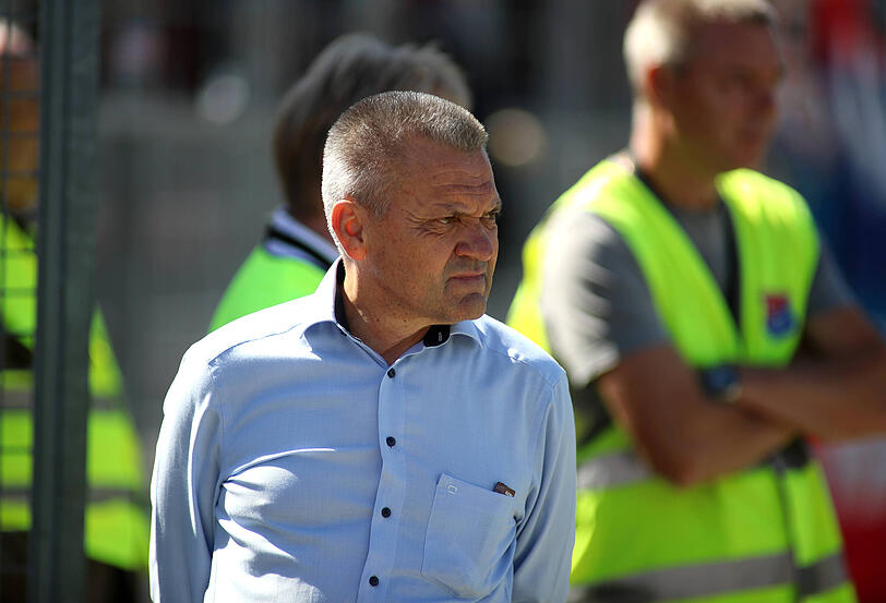 Hat mit Holger Seitz einen neuen Cheftrainer f&uuml;r die Spielvereinigung Unterhaching gefunden: Haching-Pr&auml;sident Manni Schwabl.