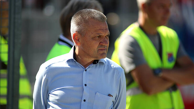 Hat mit Holger Seitz einen neuen Cheftrainer für die Spielvereinigung Unterhaching gefunden: Haching-Präsident Manni Schwabl. Hat mit Holger Seitz einen neuen Cheftrainer für die Spielvereinigung Unterhaching gefunden: Haching-Präsident Manni Schwabl.