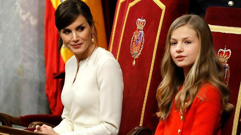 Leonor von Spanien und ihre Mutter Letizia während der Parlamentseröffnung in Madrid