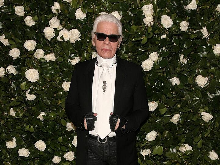 Karl Lagerfeld eröffenete die Ausstellung zu seinem künstlerischen Schaffen selbst