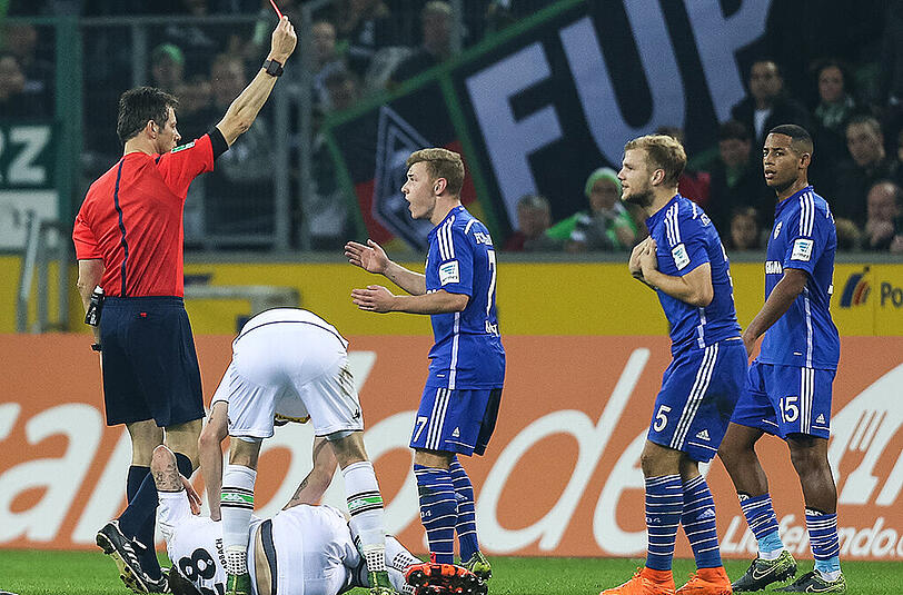 Rot und fünf Spiele Sperre für Johannes Geis (Nummer 5).