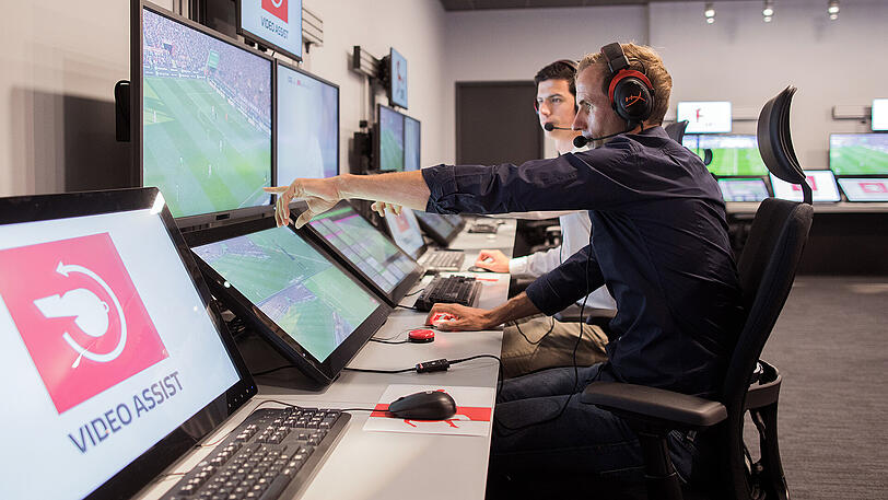 Videobeweis: Die Analyse der Spielszenen erfolgt live in Köln.