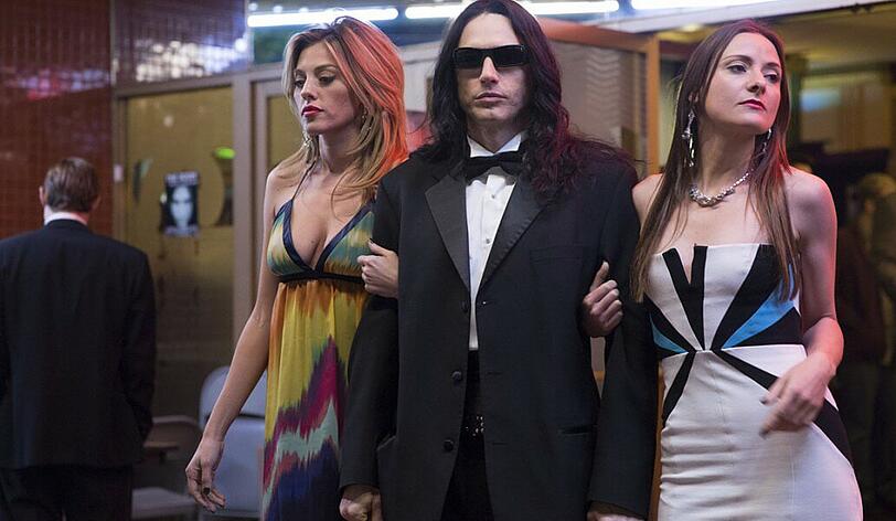 Tommy Wiseau drehte 2003 einen Film namens "The Room", die Dreharbeiten dienten als Vorlage für "The Disaster Artist".
