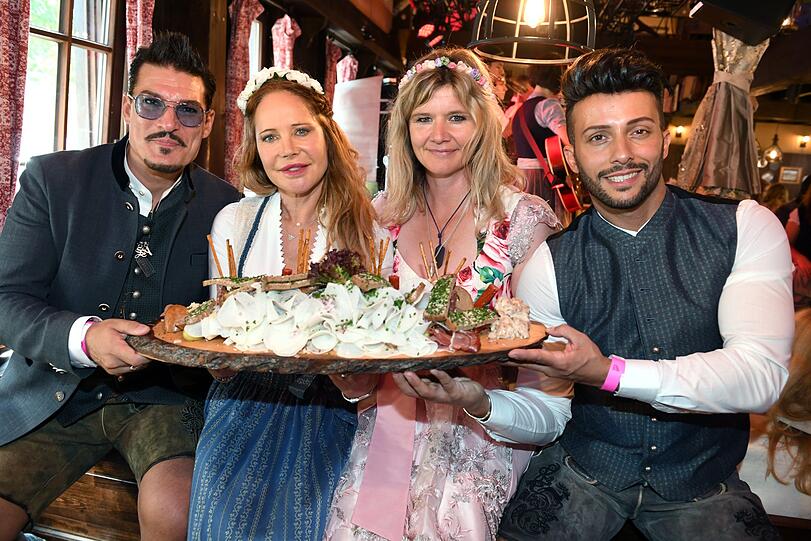 Ex-Dschungelcamp-Stars aus 2019: Chris Topperwien, Doreen Dietel, Sandra Kiriasis und Domenico de Cicco