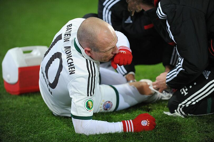 Das Foul an Arjen Robben in Bildern!