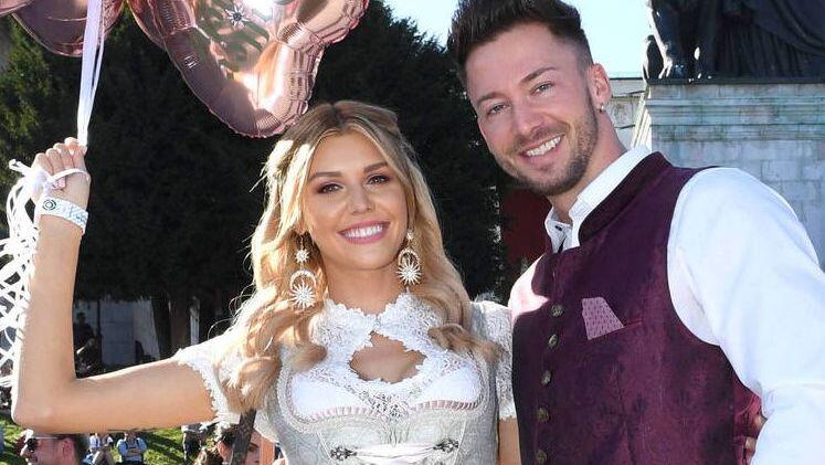 Auf der Wiesn 2019 noch zusammen, einen Monat später getrennt: "Bachelorette" Gerda Lewis und Keno Rüst.
