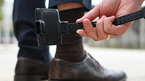 Elektronische Fu&szlig;fesseln sollen helfen, Frauen vor gewaltt&auml;tigen Ex-Partnern zu sch&uuml;tzen. (Symbolbild)