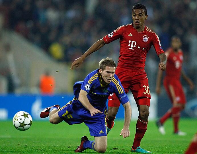 LUIZ GUSTAVO: Noch ein Erkenntnisgewinn: Luiz Gustavo mag zwar zuletzt gleichwertig gewesen sein, wenn er statt Martínez spielte. Zusammen mit ihm klappte es aber nicht. Reichlich unauffällige Leistung. Beim Gegentreffer schaute auch er nur zu. Note 5