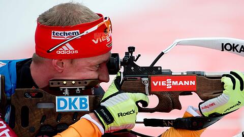 Biathlet Daniel Böhm am Schießstand.