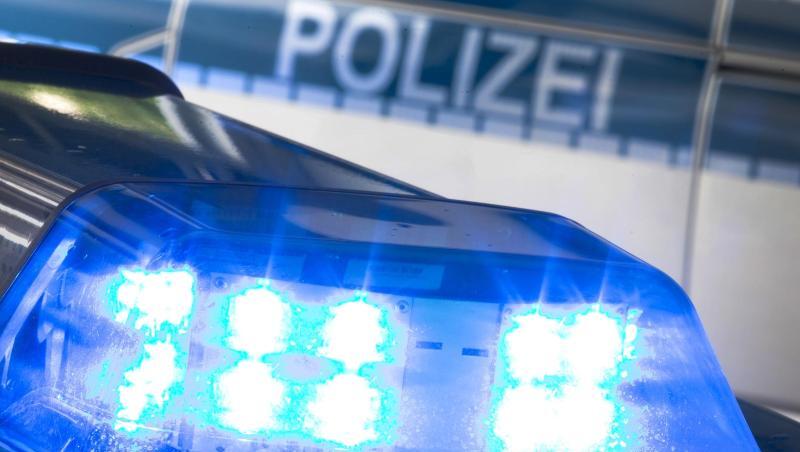 Ein seit 16 Jahren Gesuchter fiel nun bei einer Polizeikontrolle auf. (Symbolbild). Ein seit 16 Jahren Gesuchter fiel nun bei einer Polizeikontrolle auf. (Symbolbild).