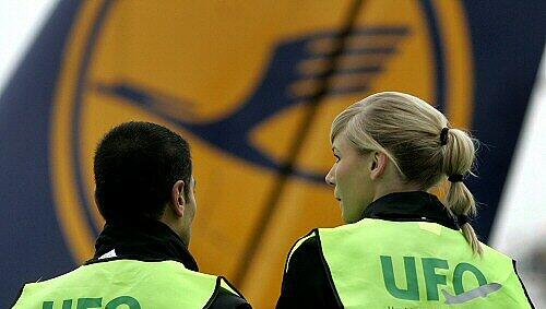 Streikende Flugbegleiter der Lufthansa Streikende Flugbegleiter der Lufthansa
