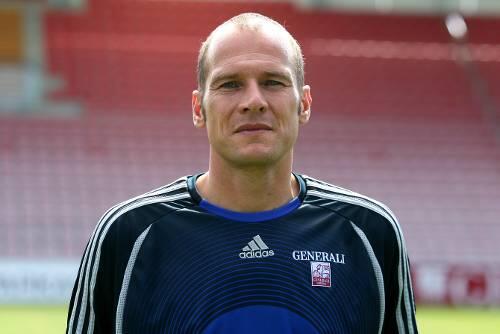 "MIT IHM WURDE ALLES ZUM ERLEBNIS" Rainer Berg (Ex-Löwe): Was mir besonders in Erinnerung geblieben ist, waren seine Motivationskünste. Wenn er vor dem Spiel gesprochen hat, dachte man, man könne Bäume ausreißen. Mit ihm wurde alles zum Erlebnis.