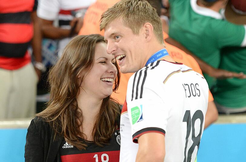 Deutschland: Seit 2015 sind Toni Kroos und seine Jessica verheiratet. Die beiden erwarten gerade ihr zweites Kind.