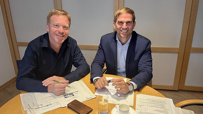 Maximilian Böltl (CSU, rechts) und Stephan Keck (SPD) harmonisieren bei ihrer Arbeit für Kirchheim.