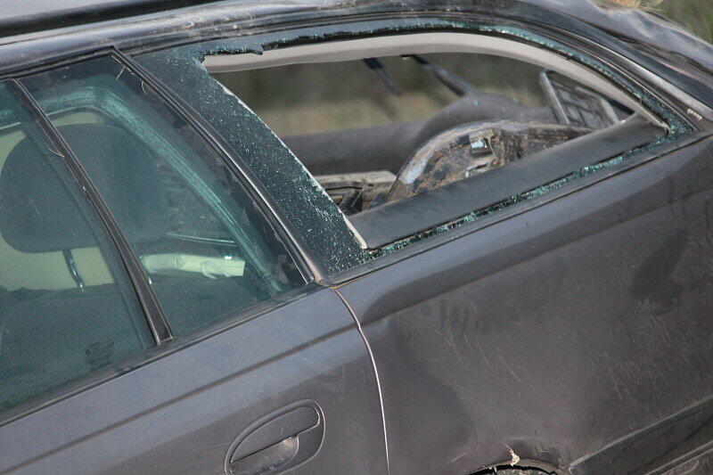Der Opelfahrer setzte seinen Wagen frontal gegen ein Verkehrsschild.
