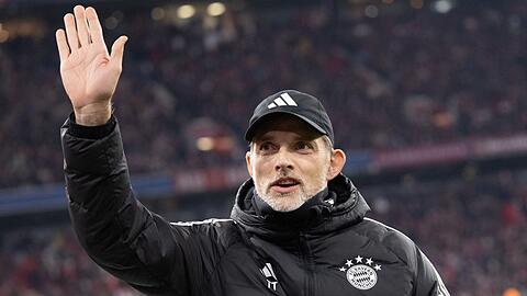 Trainer Thomas Tuchel von München kommt vor dem Spiel in das Stadion.
