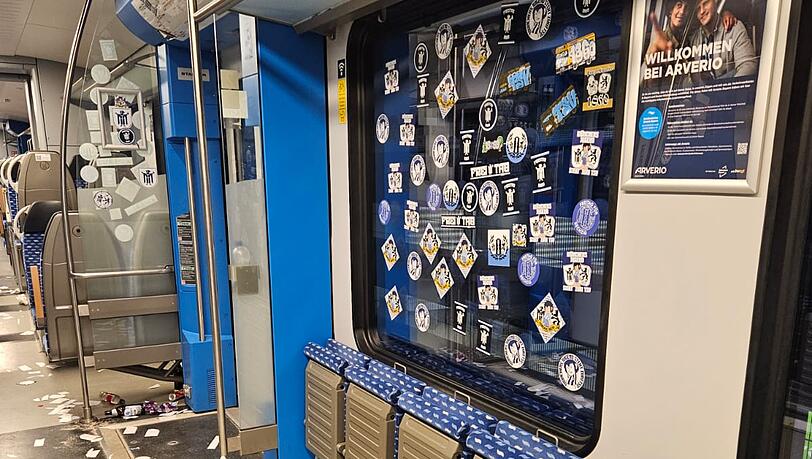 So sah der Regionalzug nach der Hin- und Rückfahrt mit den Sechzig-Fans aus.