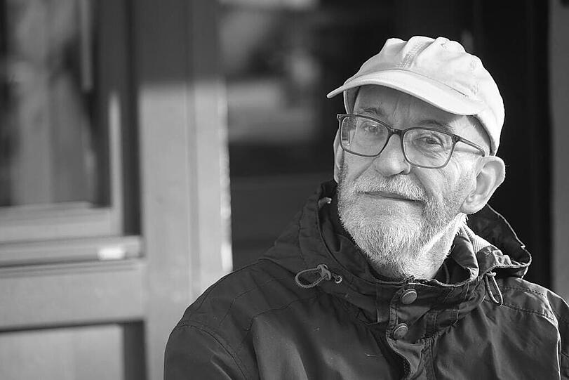 Uli Schäfer (†) ist nach kurzer Krankheit verstorben. Uli Schäfer (†) ist nach kurzer Krankheit verstorben.