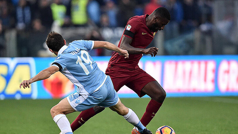 Senad Lulic und Antonio Rüdiger am Samstag im römischen Derby der Serie A. Senad Lulic und Antonio Rüdiger am Samstag im römischen Derby der Serie A.