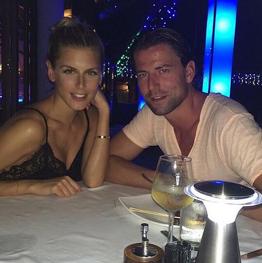 BVB: Torhüter Roman Weidenfeller mit Lisa Rossenbach