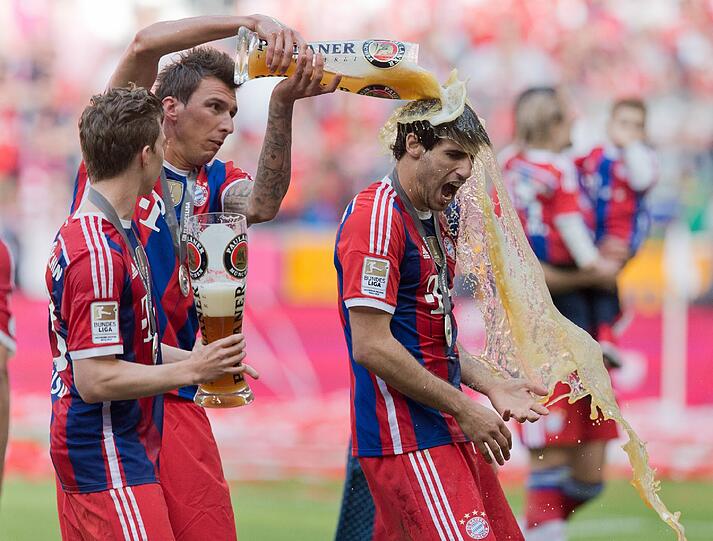 Feucht-fröhliche Meisterfeier. Die Jubel-Bilder aus der Allianz-Arena
