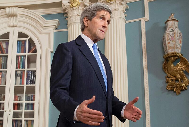 Außenminister John Kerry, der am Donnerstag nach Kiew reisen will, sei nach einem Bericht der "New York Times" offen für eine Diskussion über Waffenlieferungen.