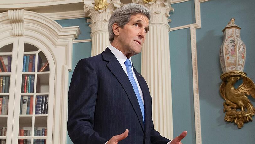Außenminister John Kerry, der am Donnerstag nach Kiew reisen will, sei nach einem Bericht der "New York Times" offen für eine Diskussion über Waffenlieferungen. Außenminister John Kerry, der am Donnerstag nach Kiew reisen will, sei nach einem Bericht der "New York Times" offen für eine Diskussion über Waffenlieferungen.