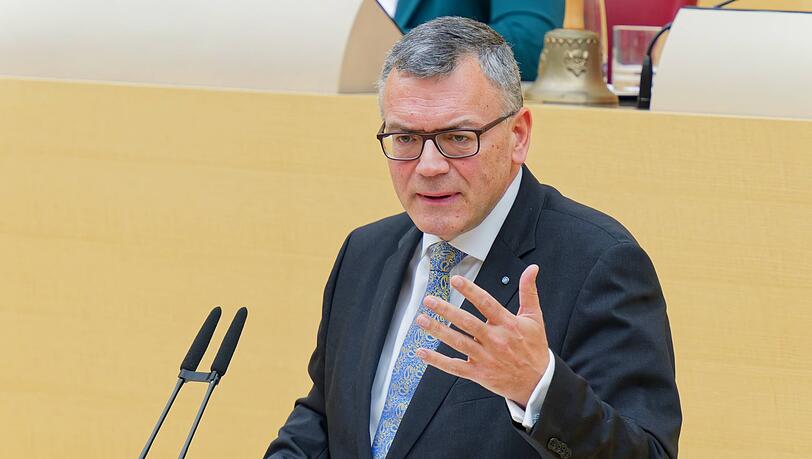 Florian Herrmann erwartet von der neuen Bundesregierung nichts weniger als einen Politikwechsel. Florian Herrmann erwartet von der neuen Bundesregierung nichts weniger als einen Politikwechsel.