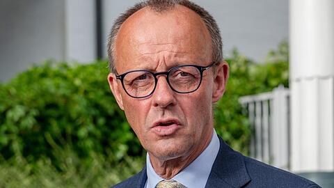Friedrich Merz geht erstmals als Kanzler in die ARD-Sommerinterviews.