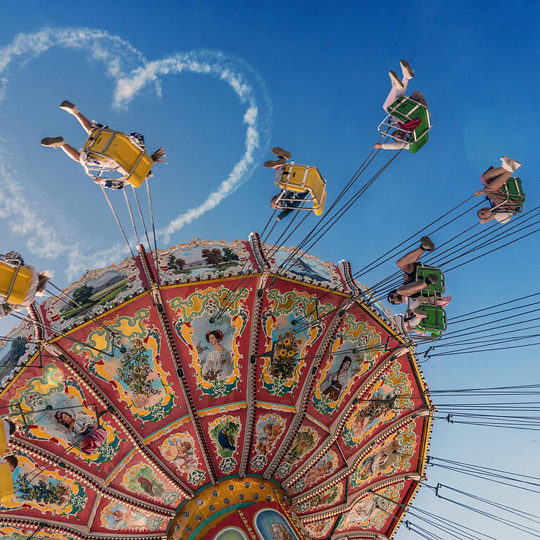 Blauer Himmel zum Wiesnstart 2024. Das ganze Oktoberfest war dann aber eine durchwachsene Angelegenheit. (Archiv)