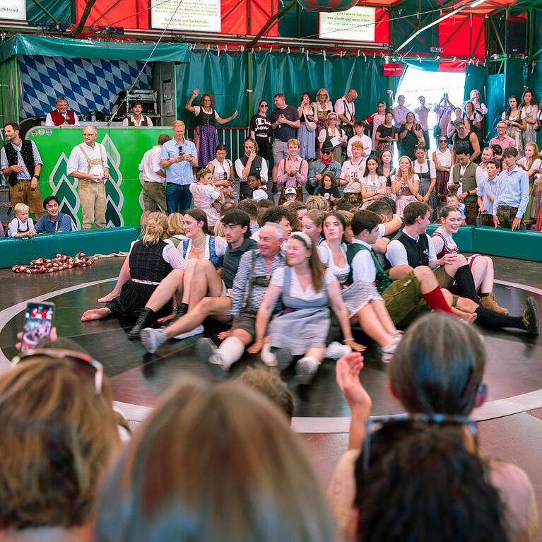Am Teufelsrad gibt es &Auml;rger wegen des Upskirtings, weil manche G&auml;ste filmen und Video von Frauen mit hochfliegenden R&ouml;cken ins Internet stellen. (Archivbild)