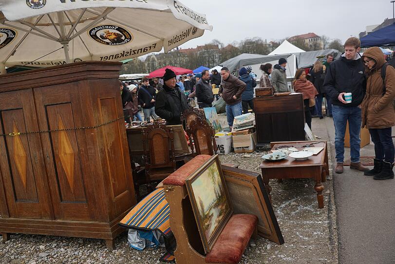 Die Bilder vom BRK Flohmarkt auf der Theresienwiese.