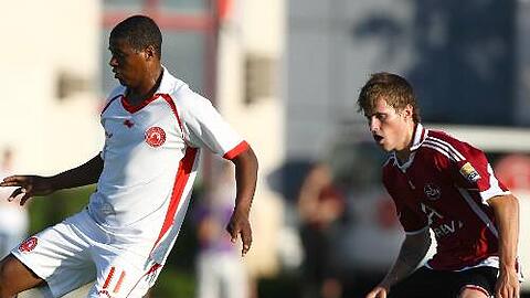 Fehlerloser Einstand im Club-Trikot: Havard Nordtveit (rechts) durfte 45 Minuten beim 5:3&ndash;Sieg gegen Al Arabi ran.