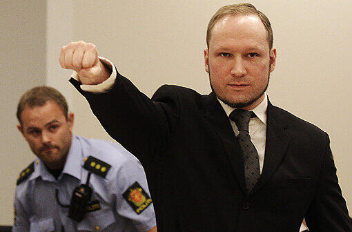 In Norwegen bekommt der Massenmörder Anders Behring Breivik die Höchststrafe. Der Killer inszeniert die Urteilsverkündung als seinen Triumph.