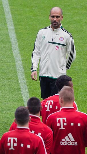 Das erste Training unter Pep! Wir zeigen die besten Bilder vom Trainingsauftakt der Bayern!